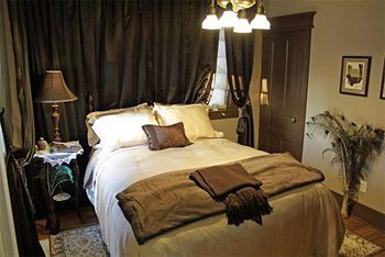 Plum Grove Inn Iowa City Ngoại thất bức ảnh