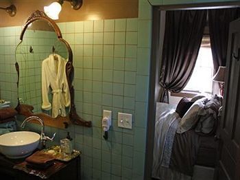 Plum Grove Inn Iowa City Ngoại thất bức ảnh